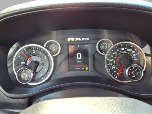 Used 2024 RAM 2500 Tradesman w/ Chrome Appearance Group AWD/4WD image 15