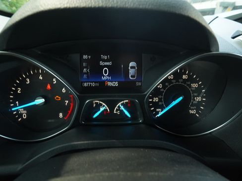 Used 2018 Ford Escape SE FWD image 15