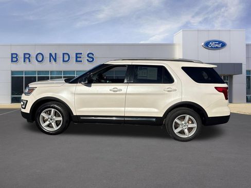 Used 2017 Ford Explorer XLT w/ Equipment Group 202A AWD/4WD image 1