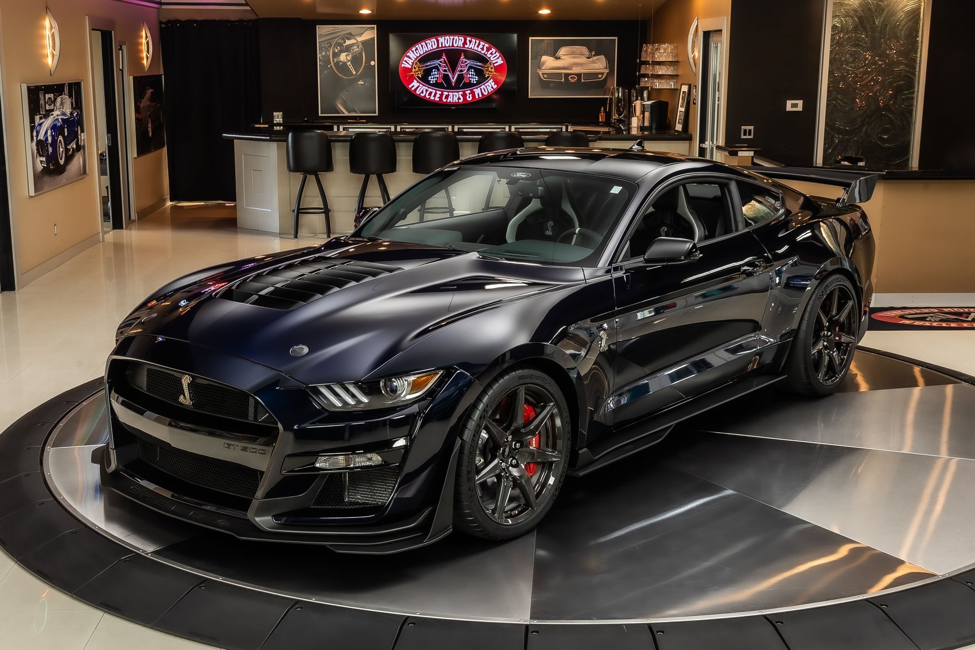 Used 2021 Ford Mustang Shelby GT500 w/ Carbon Fiber Track Pack RWD image 4