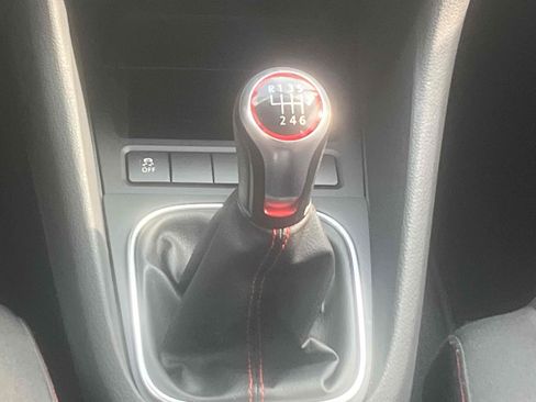 Used 2012 Volkswagen Golf 4-Door FWD image 15