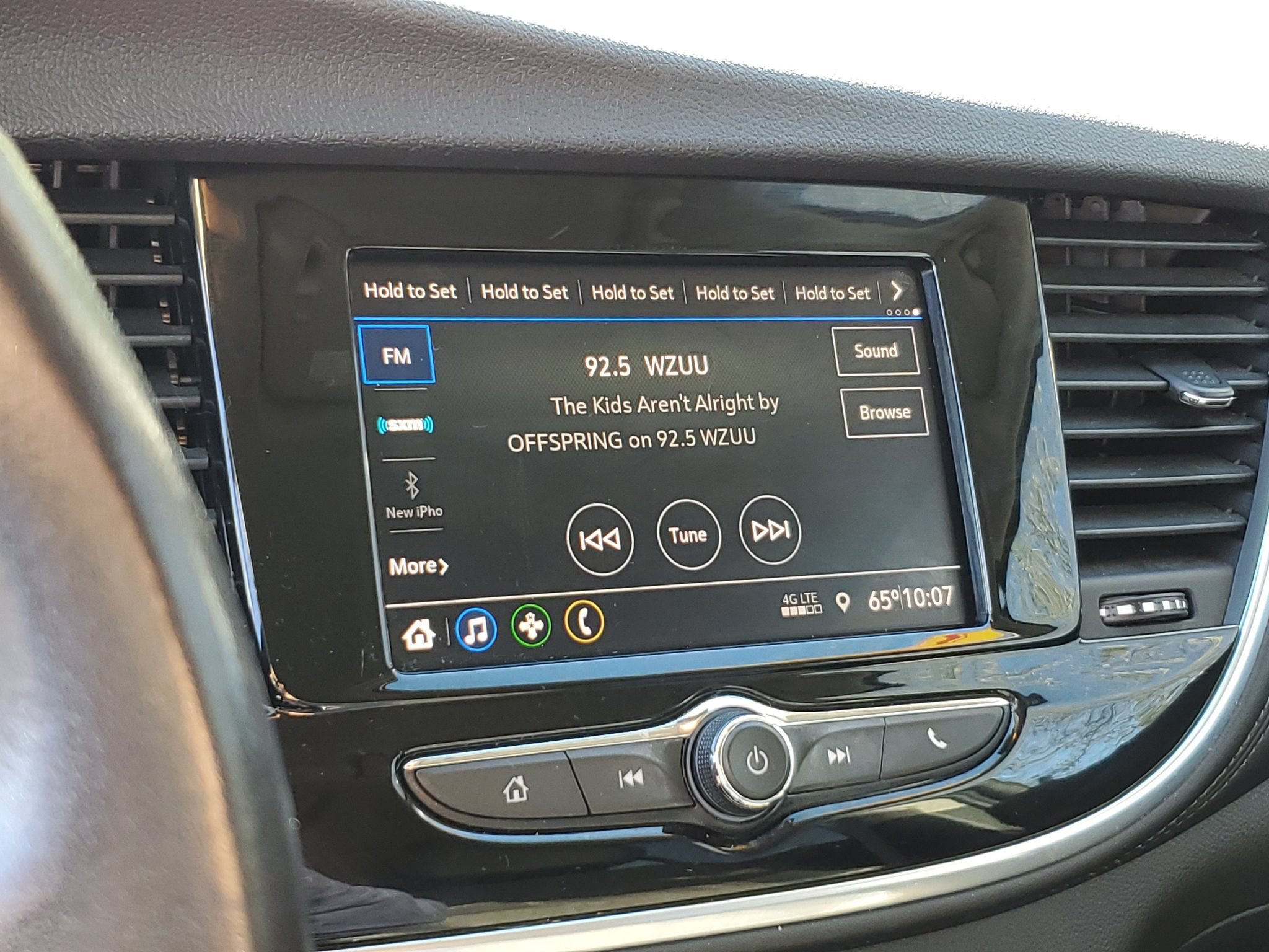 Used 2022 Buick Encore Preferred w/ Safety Package FWD image 22
