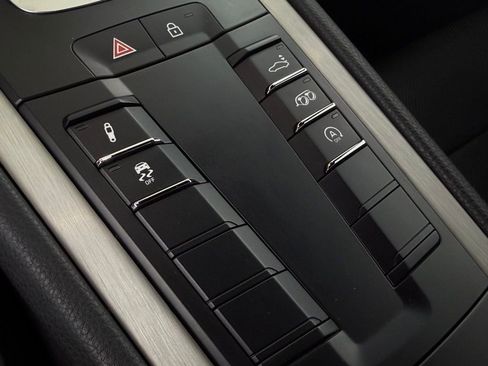 Certified 2025 Porsche 718 Cayman RWD image 28