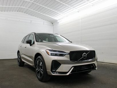New 2026 Volvo XC60 B5 Core w/ Protection Package Premier