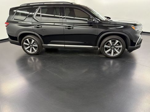 Certified 2025 Honda Pilot Elite image 8