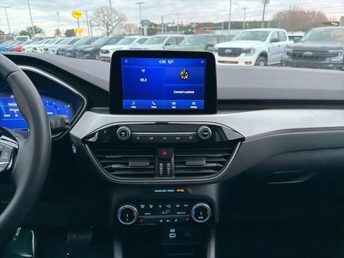 Certified 2022 Ford Escape SEL w/ Technology Package image 29