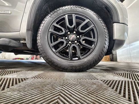 Used 2019 GMC Sierra 1500 Elevation w/ Elevation Value Package AWD/4WD image 18