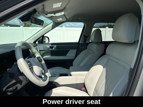 Used 2025 Hyundai Santa Fe SEL FWD image 11