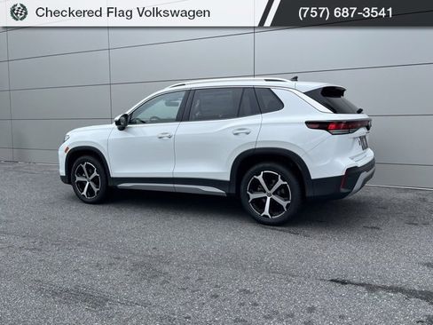 New 2025 Volkswagen Tiguan SE image 14