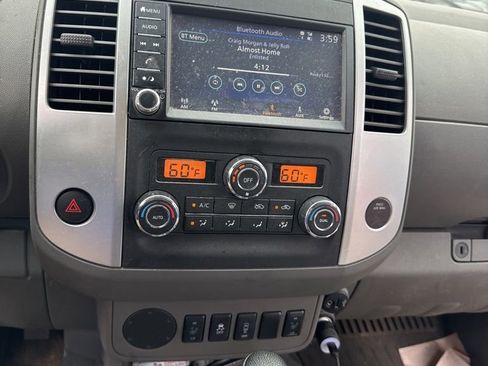Used 2020 Nissan Frontier SV RWD image 2