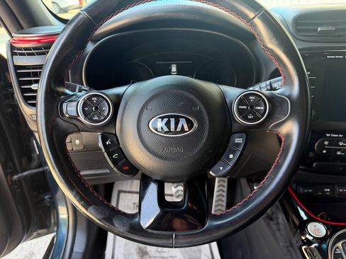 Used 2018 Kia Soul + FWD image 16