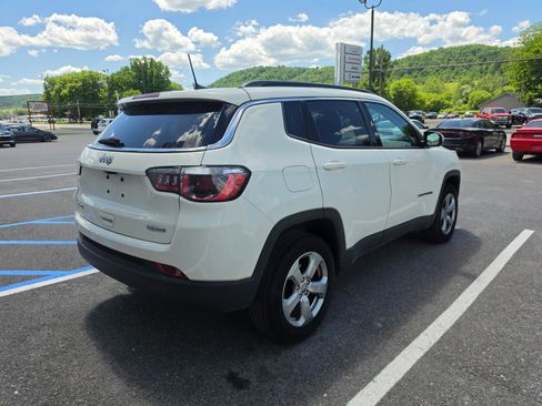 Used 2020 Jeep Compass Latitude w/ Cold Weather Group AWD/4WD image 3