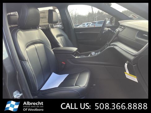 New 2025 Jeep Grand Cherokee Limited image 16