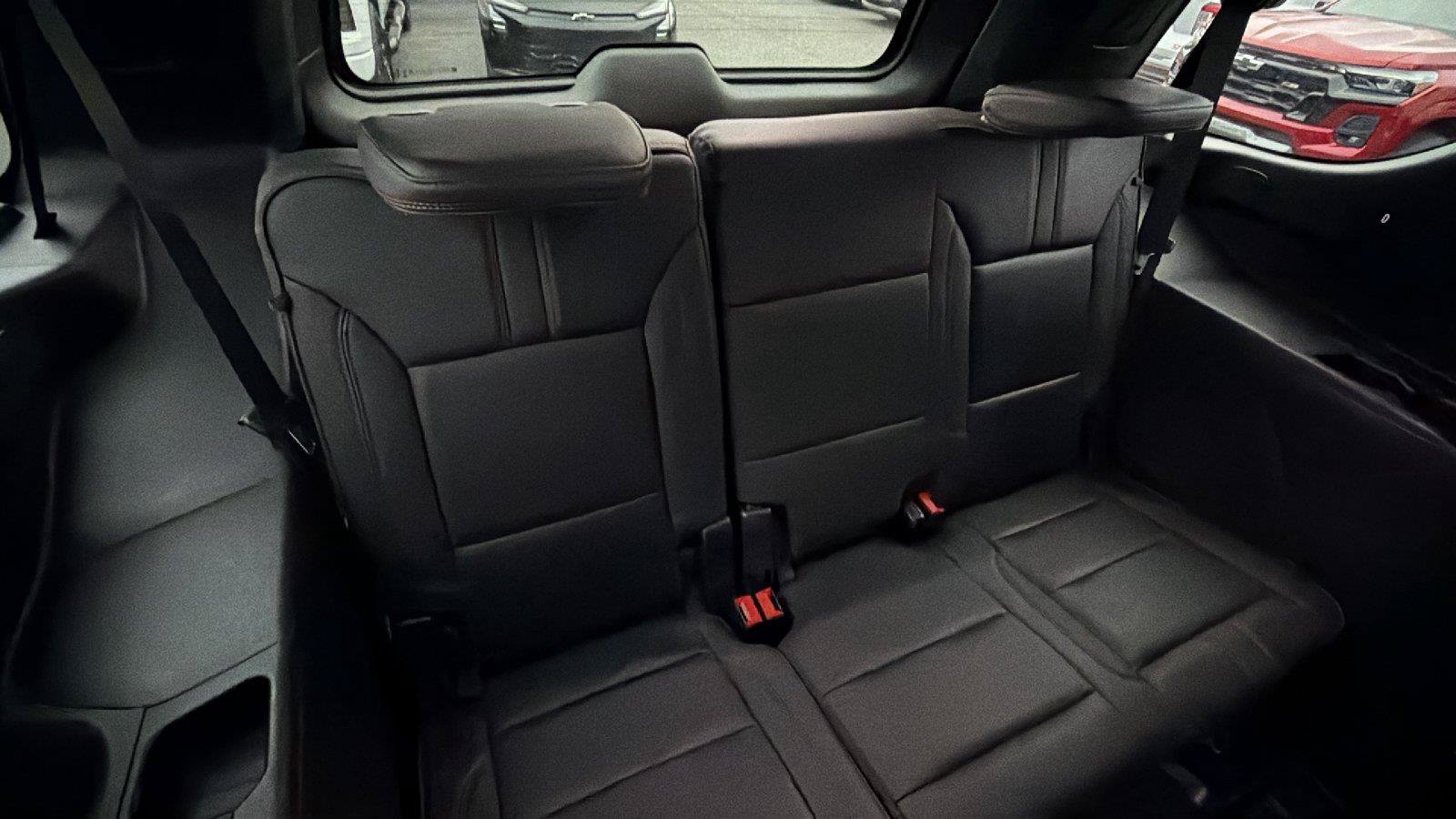 Used 2022 Chevrolet Tahoe RST w/ Luxury Package AWD/4WD image 23