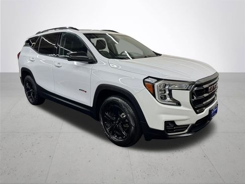 Used 2023 GMC Terrain AT4 image 9