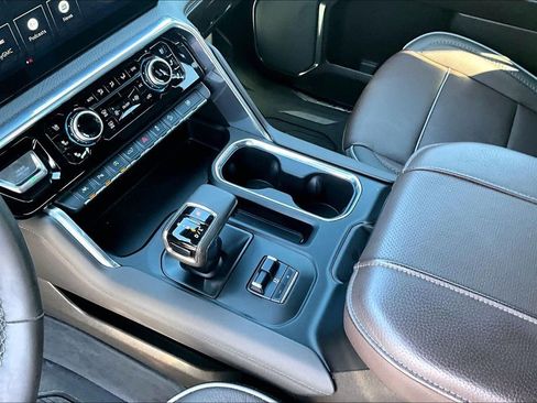 Used 2023 GMC Sierra 1500 Denali w/ Denali Reserve Package AWD/4WD image 15