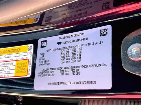 Used 2024 GMC Yukon XL SLT w/ SLT Luxury Package AWD/4WD image 34