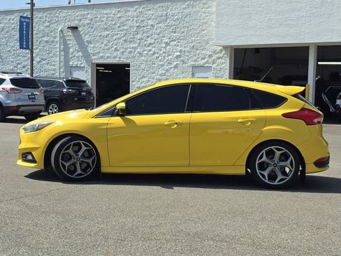 Used 2017 Ford Focus ST FWD image 13