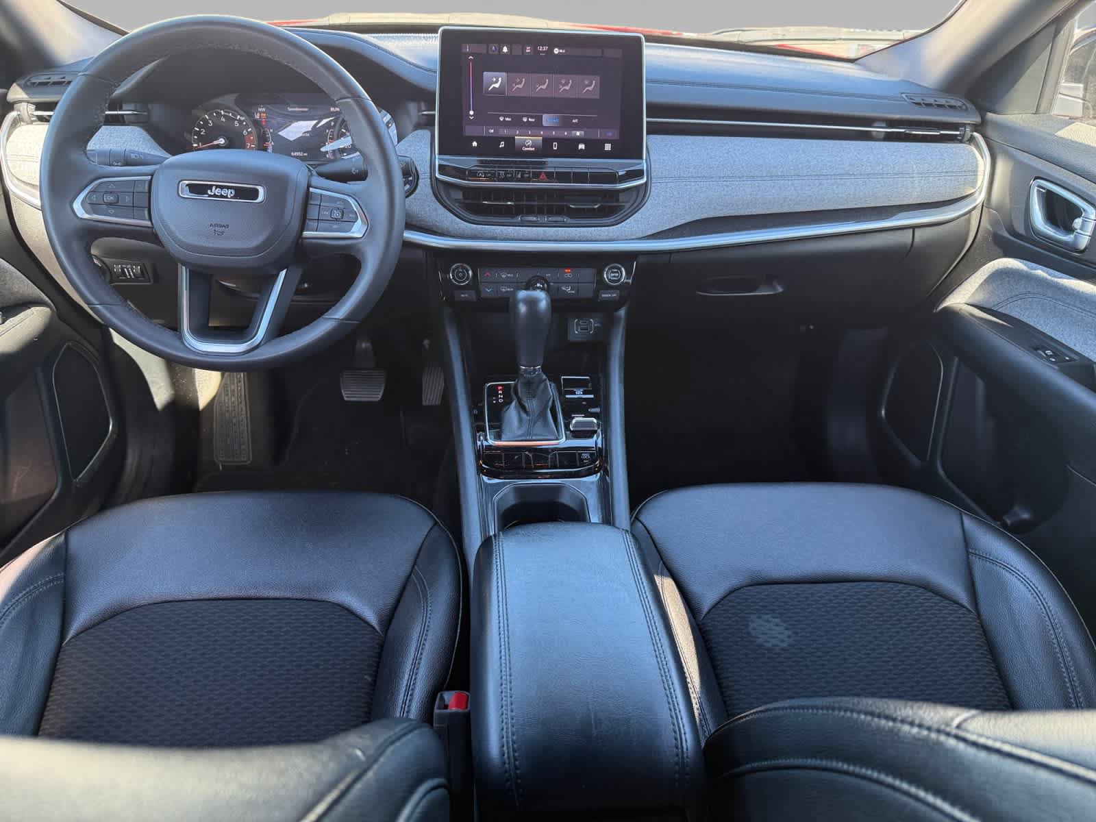 Used 2024 Jeep Compass Latitude AWD/4WD image 18
