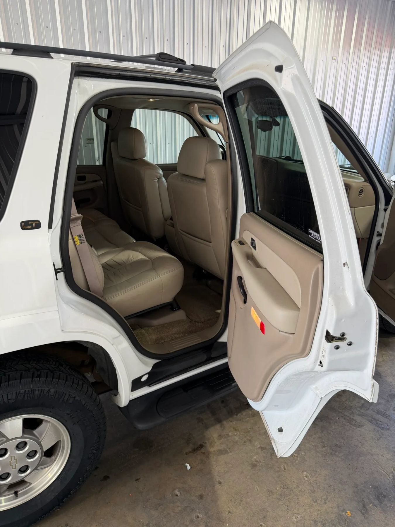 Used 2002 Chevrolet Tahoe LT RWD image 25