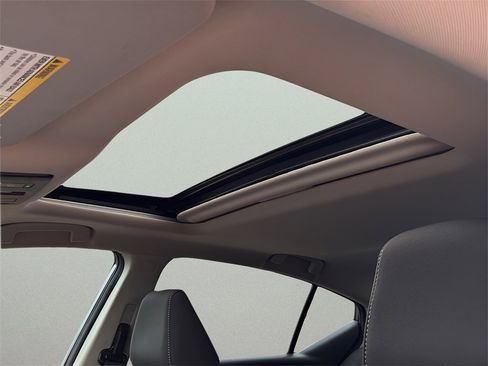 Used 2023 Nissan Altima 2.5 SV w/ SV Premium Package image 36