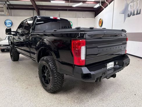 Used 2017 Ford F250 Platinum w/ Platinum Ultimate Package AWD/4WD image 5