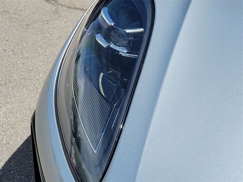 Used 2025 Porsche Macan image 15