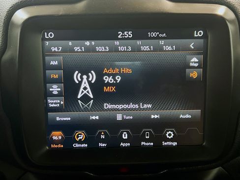 Used 2021 Jeep Renegade Latitude FWD image 11