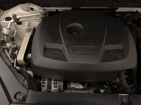 Used 2020 Volvo XC90 T6 Momentum image 22