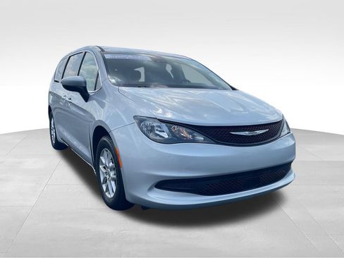 Used 2023 Chrysler Voyager LX FWD image 8