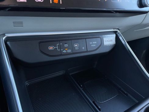 New 2026 Kia Carnival EX FWD image 19
