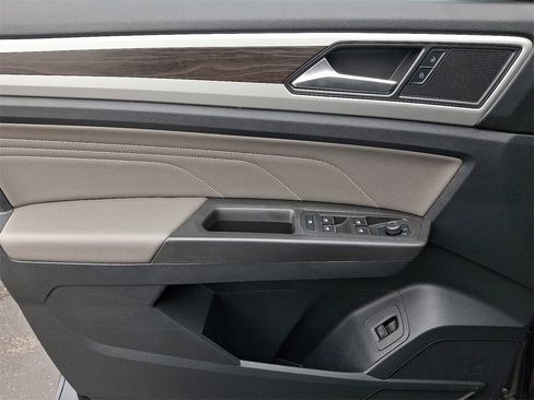 Certified 2023 Volkswagen Atlas SE image 12