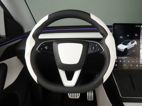 Used 2026 Tesla Model Y Long Range AWD/4WD image 19