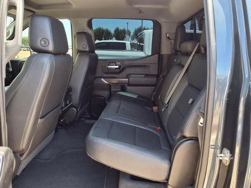 Used 2021 GMC Sierra 1500 SLT AWD/4WD image 18