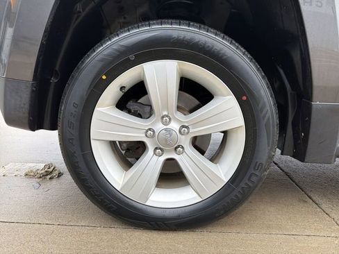 Used 2016 Jeep Patriot Latitude image 12