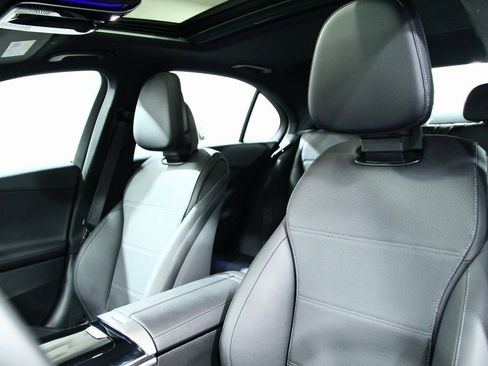Used 2025 Mercedes-Benz C 300 4MATIC Sedan image 17
