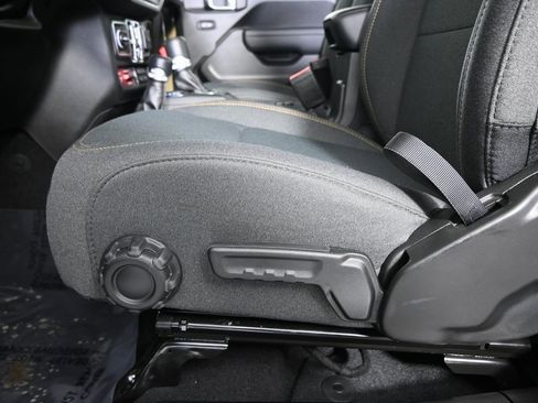 New 2025 Jeep Gladiator Willys image 22