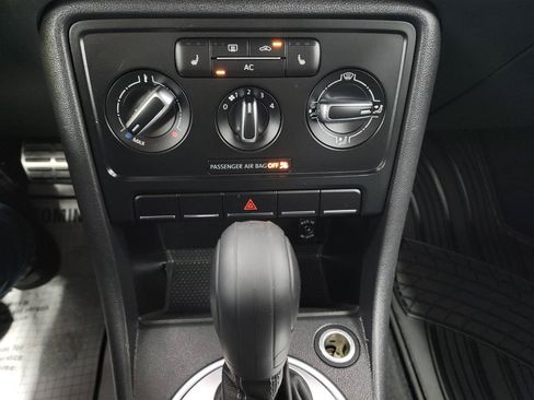 Used 2012 Volkswagen Beetle 2.0T FWD image 17