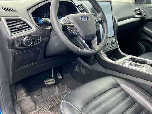 Certified 2024 Ford Edge SEL w/ Convenience Package AWD/4WD image 2
