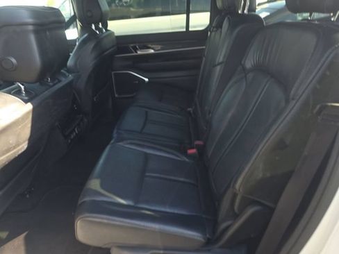 Used 2022 Jeep Wagoneer Series II AWD/4WD image 8