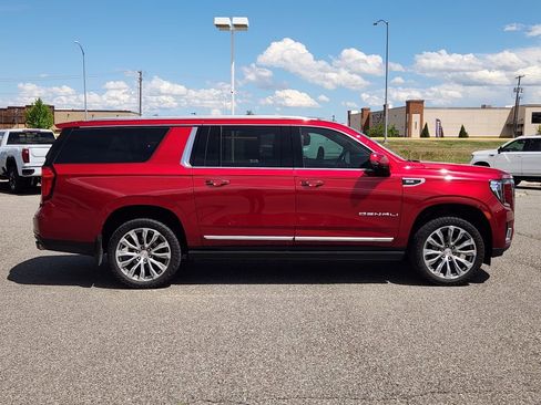Used 2021 GMC Yukon XL Denali w/ Denali Premium Package AWD/4WD image 46