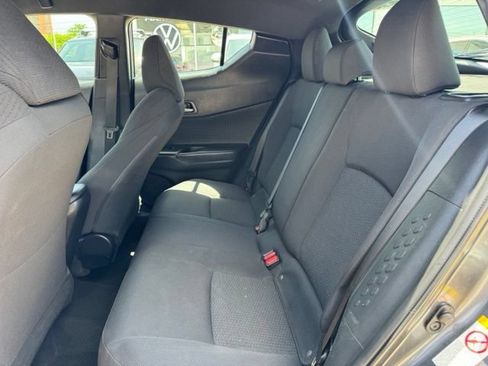 Used 2018 Toyota C-HR XLE FWD image 11