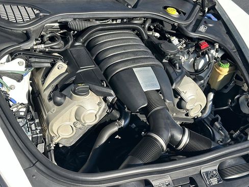 Used 2016 Porsche Panamera Edition image 9