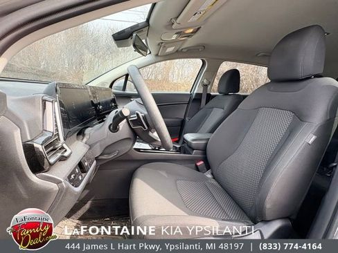 Certified 2023 Kia Sportage LX image 9