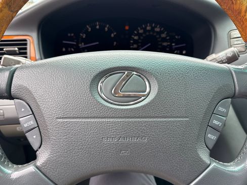 Used 2005 Lexus LS 430 RWD image 16