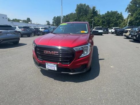 Certified 2023 GMC Terrain SLE w/ Driver Convenience Package AWD/4WD image 3