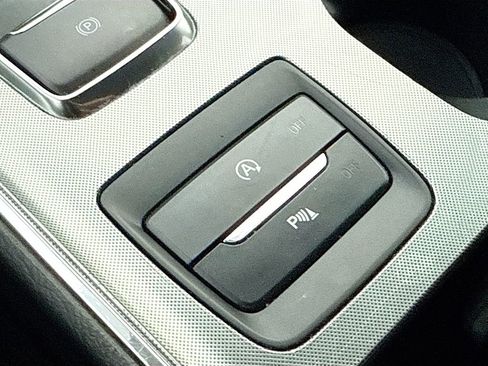 Used 2024 Ford Edge Titanium image 36