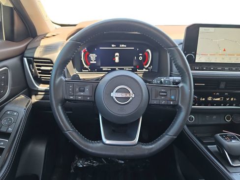 Used 2023 Nissan Rogue Platinum w/ Platinum Premium Package FWD image 13