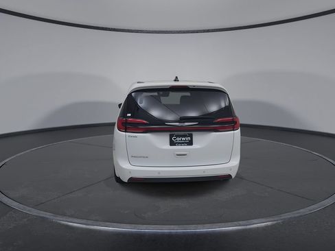 Certified 2023 Chrysler Pacifica Touring-L FWD image 15