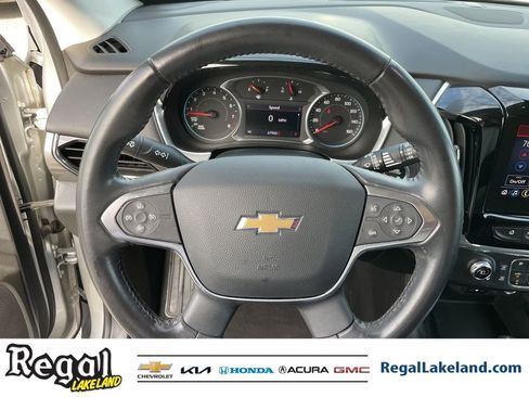 Used 2020 Chevrolet Traverse LT image 28